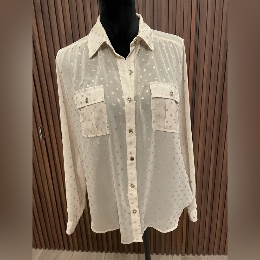 Silk feel shirt with gold dots.